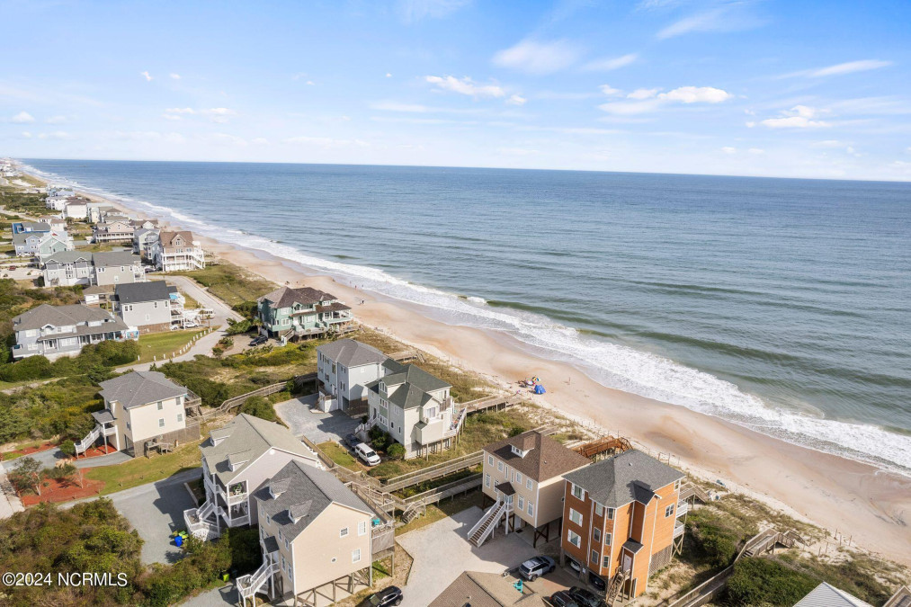 4476 Island Dr North Topsail Beach, NC 28460