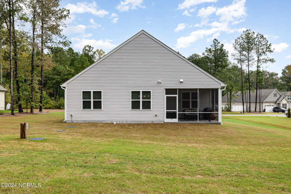 557 Whistle Post Dr Selma, NC 27576