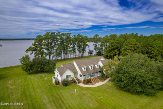 300 Carraway Mcintyre Ln Beaufort, NC 28516