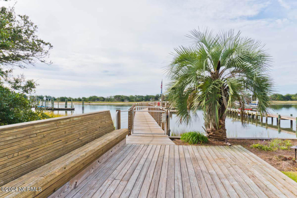 223 Shearwater Ln Beaufort, NC 28516