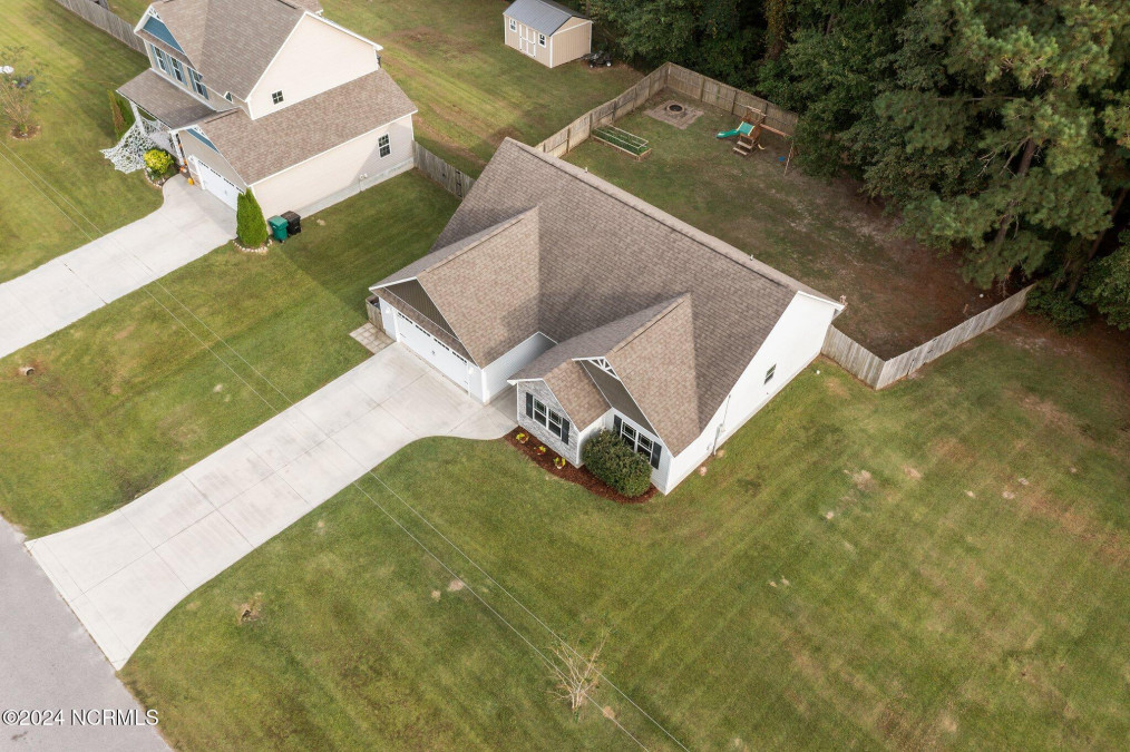 205 Russell Farm Dr Hubert, NC 28539