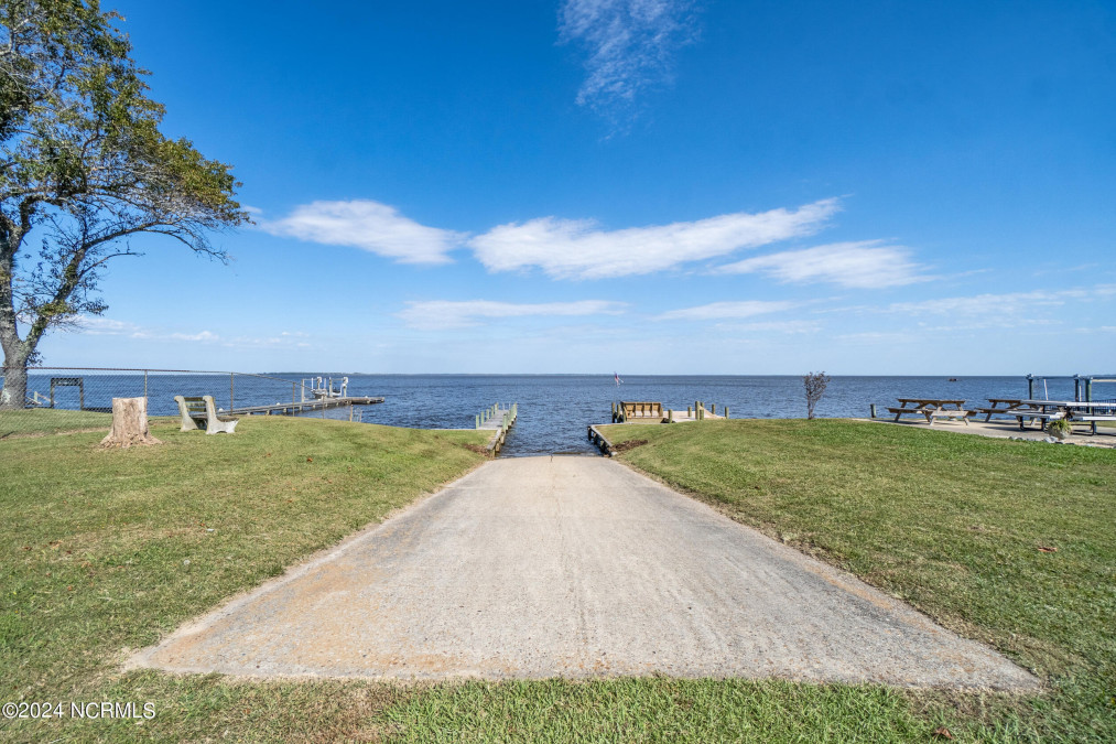 106 Sound Shore Dr Currituck, NC 27929