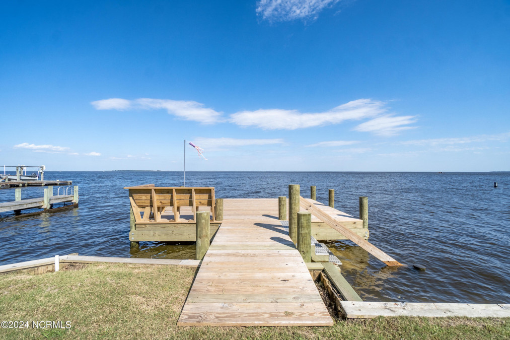 106 Sound Shore Dr Currituck, NC 27929