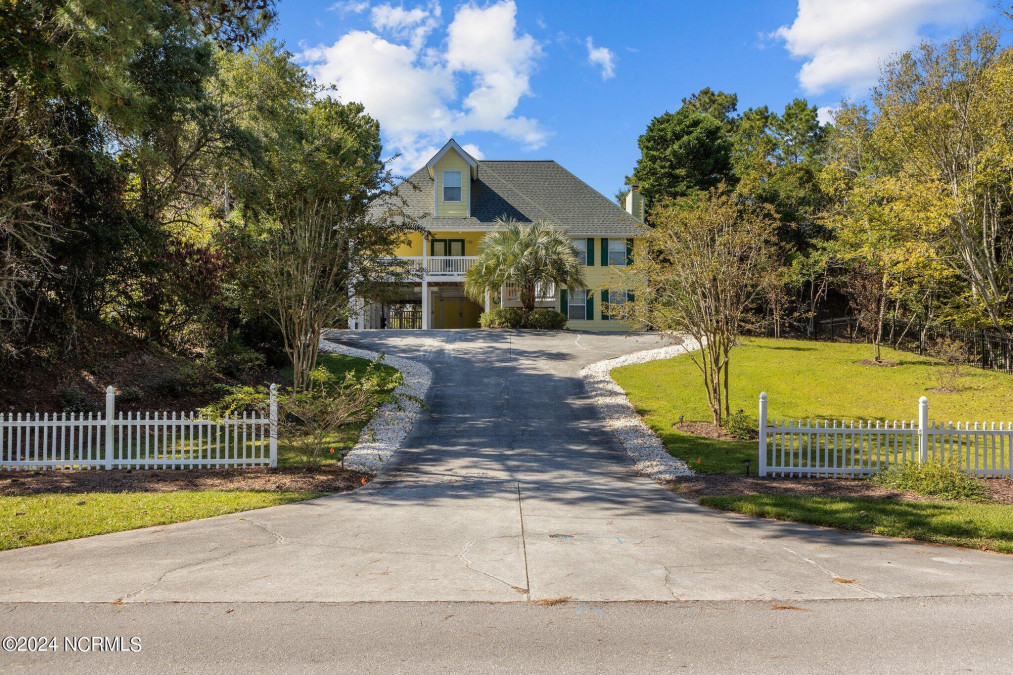 317 Shipwreck Ln Emerald Isle, NC 28594