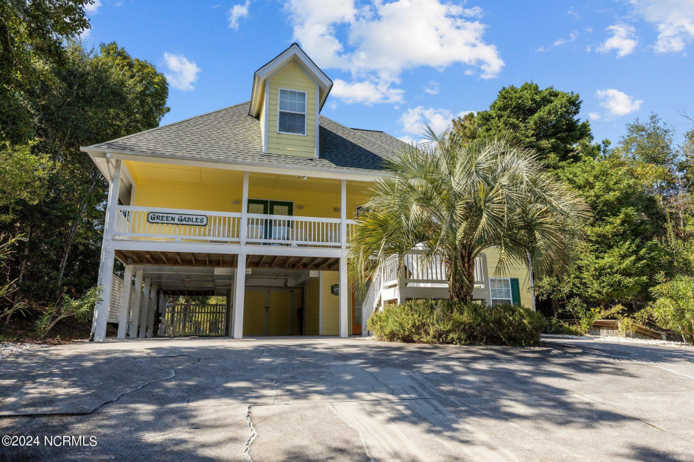 317 Shipwreck Ln Emerald Isle, NC 28594