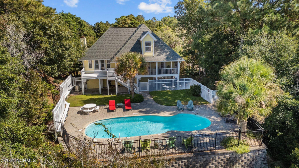 317 Shipwreck Ln Emerald Isle, NC 28594