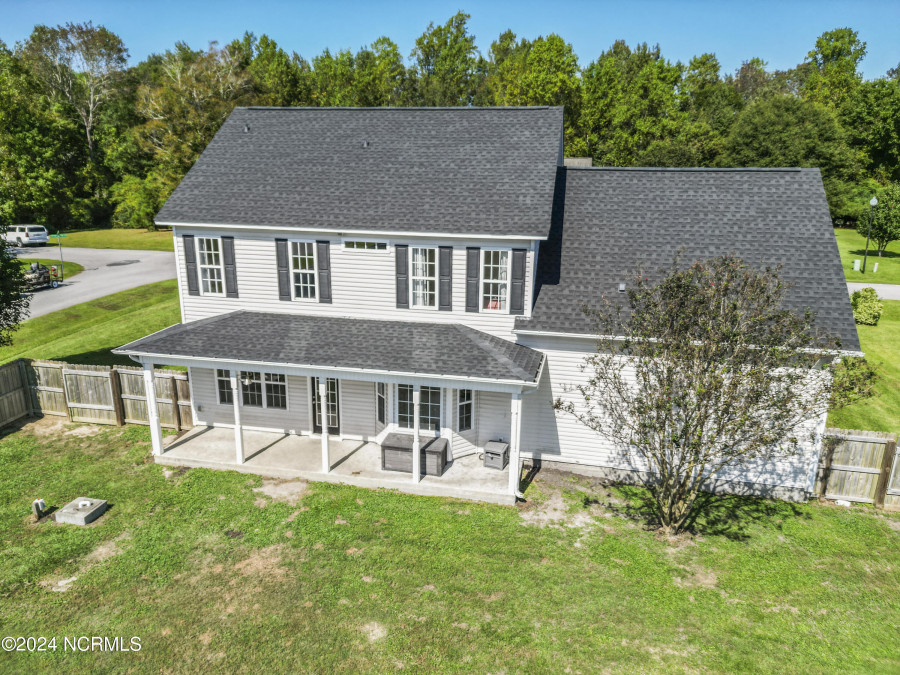 104 Spring Leaf Ln Jacksonville, NC 28540