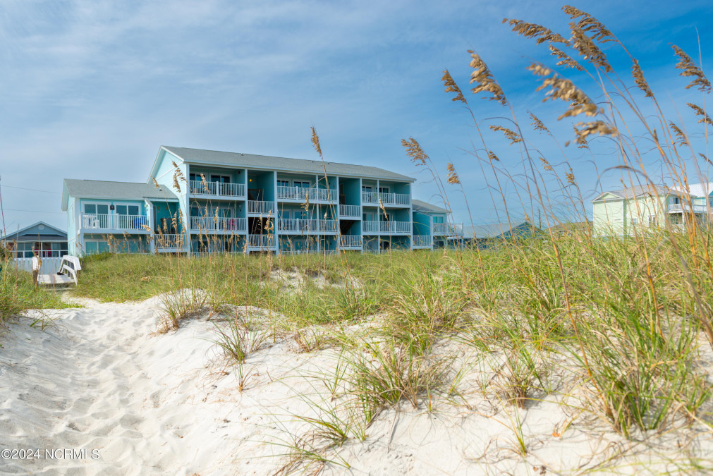 705 Carolina Beach Ave Carolina Beach, NC 28428