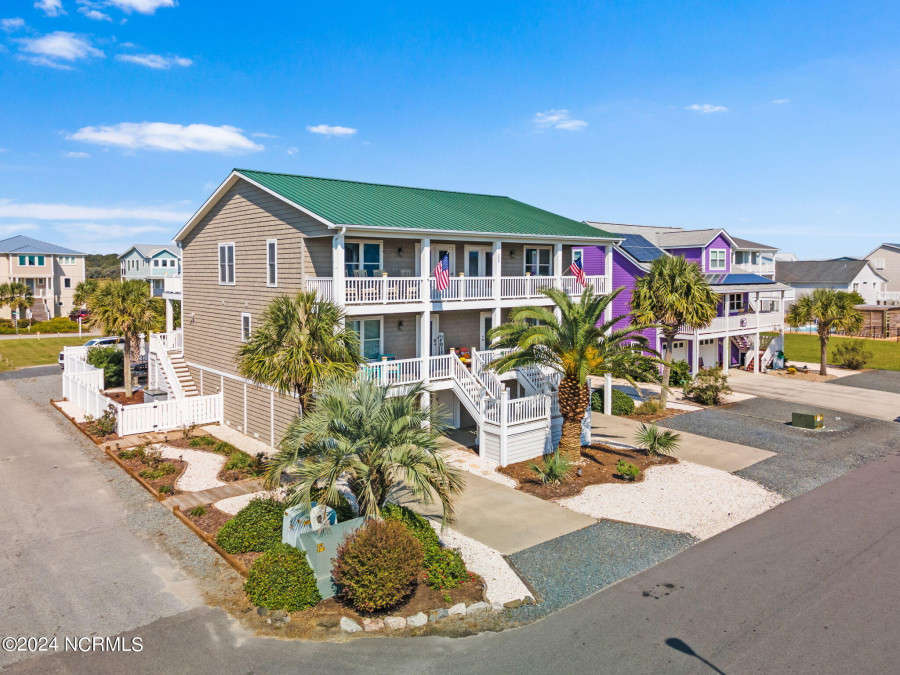 200 Brunswick Ave Holden Beach, NC 28462