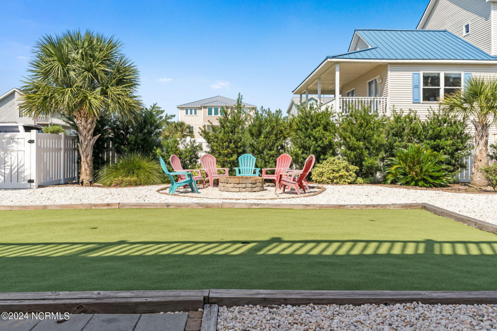 200 Brunswick Ave Holden Beach, NC 28462