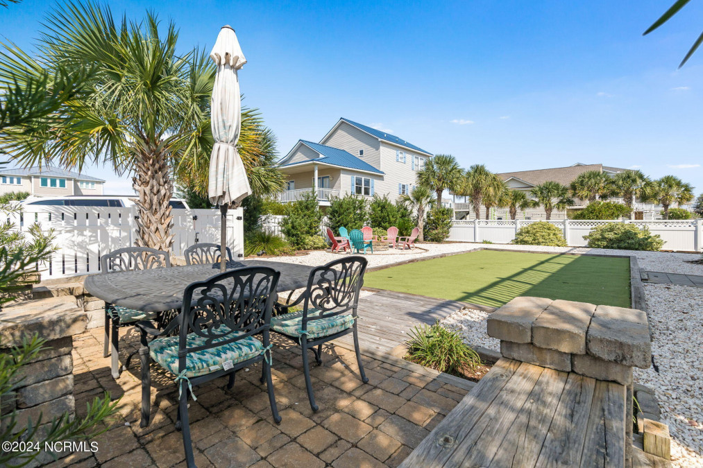 200 Brunswick Ave Holden Beach, NC 28462