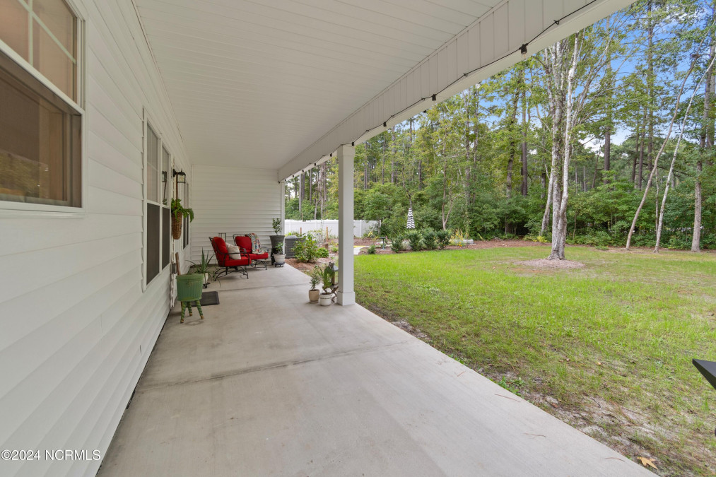 58 Northeast Dr Calabash, NC 28467