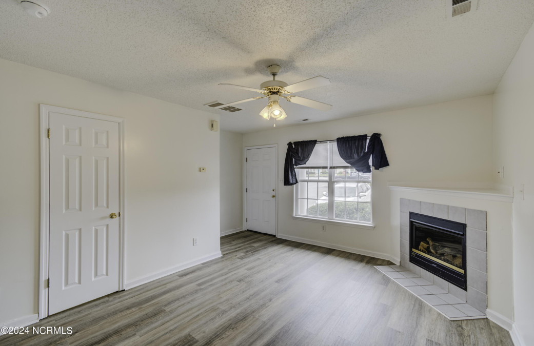 1309 Timberlake Trl Jacksonville, NC 28546