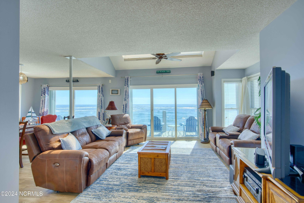 2362 New River Inlet Rd North Topsail Beach, NC 28460