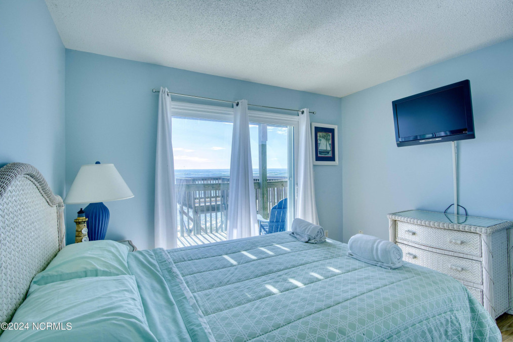 2362 New River Inlet Rd North Topsail Beach, NC 28460