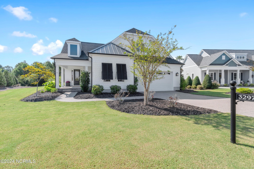 3297 Oceanic Bay Dr Southport, NC 28461