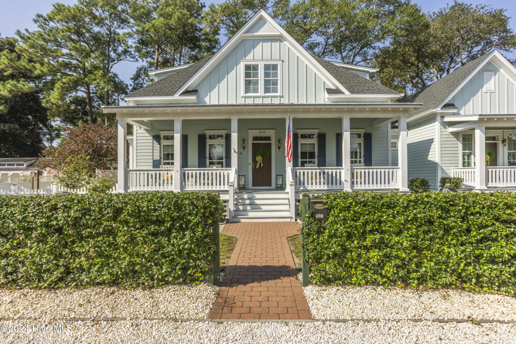 319 Lord St Southport, NC 28461