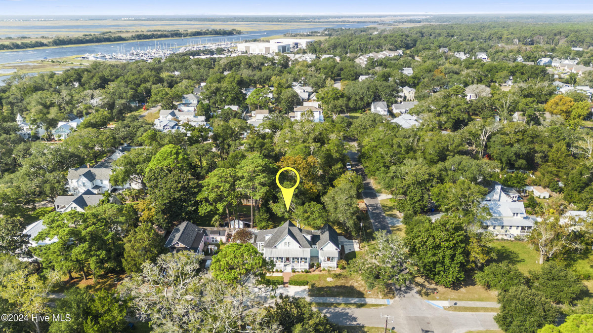 319 Lord St Southport, NC 28461