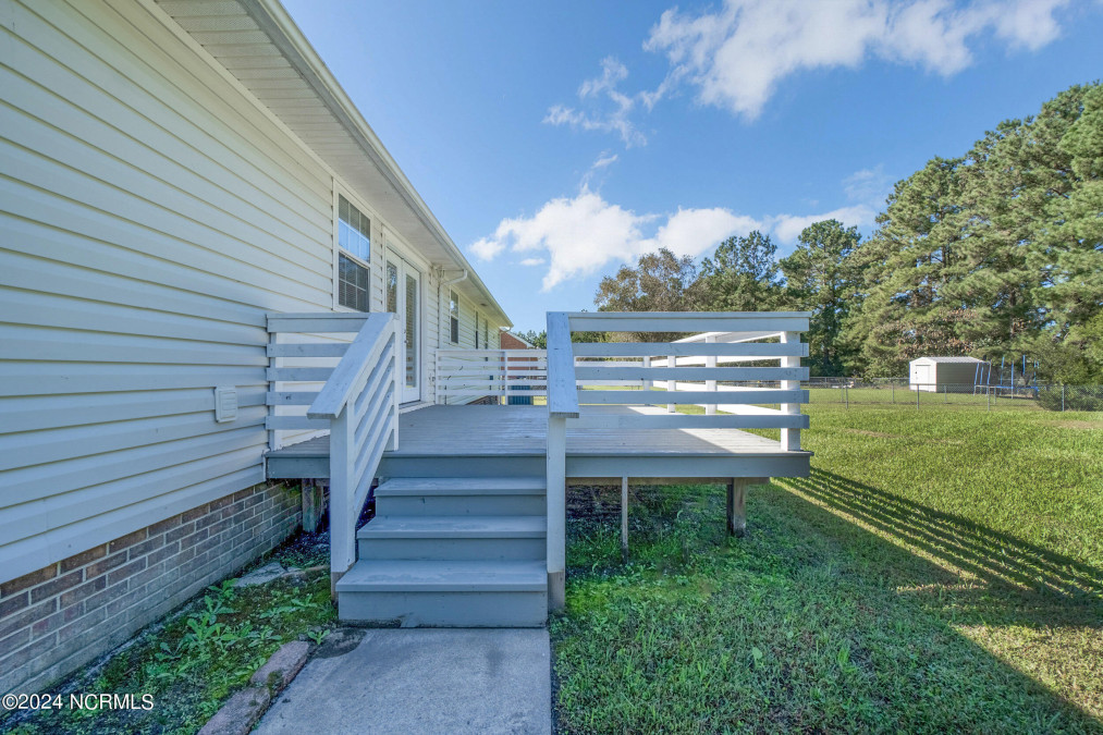 203 Betty Dr Elizabeth City, NC 27909