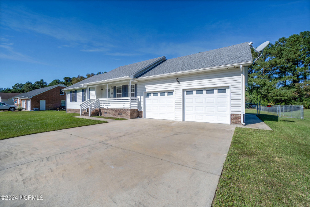 203 Betty Dr Elizabeth City, NC 27909