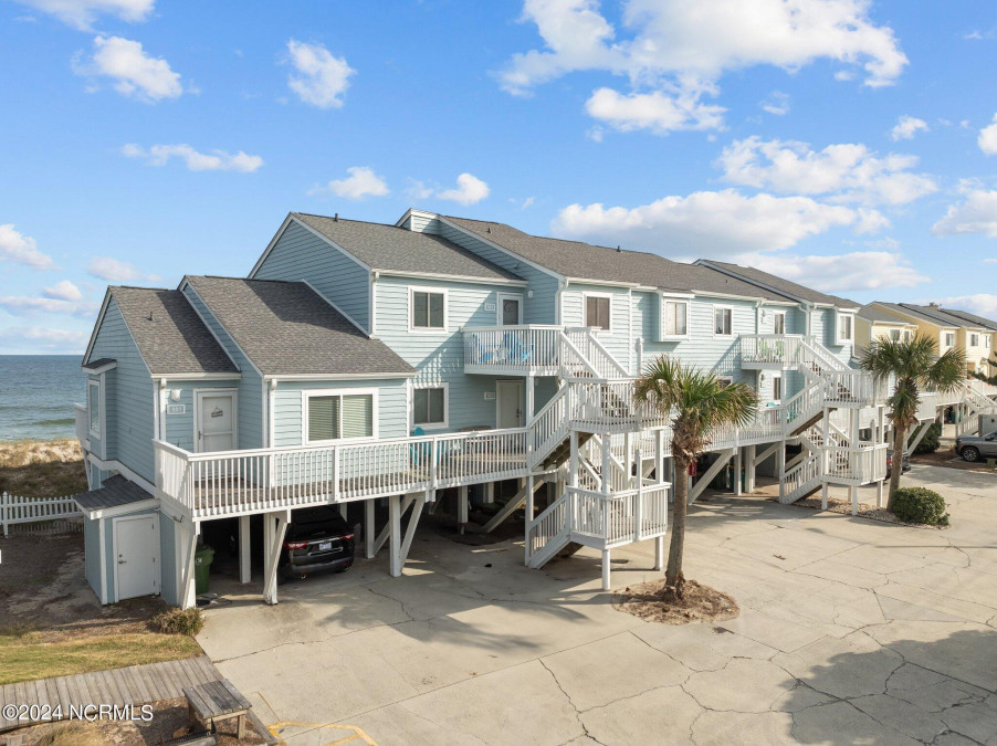 503 Pelican Ct Kure Beach, NC 28449