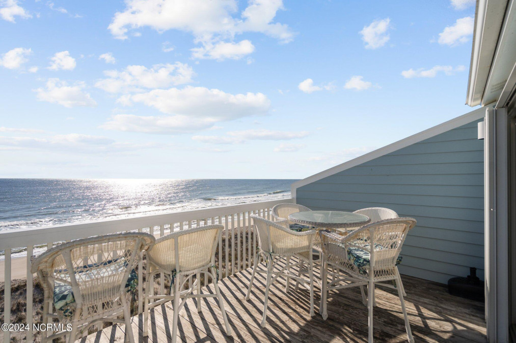 503 Pelican Ct Kure Beach, NC 28449