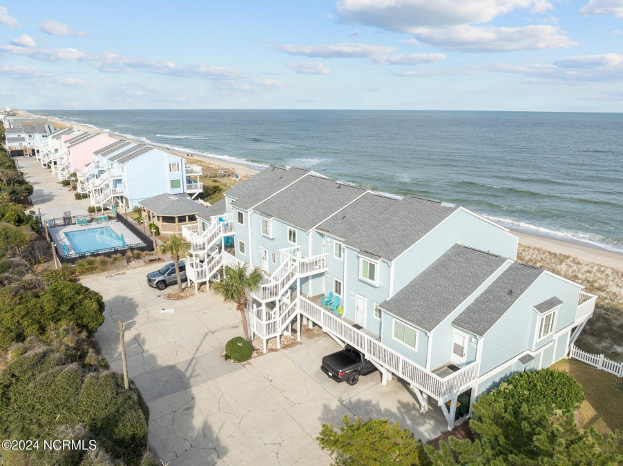 503 Pelican Ct Kure Beach, NC 28449