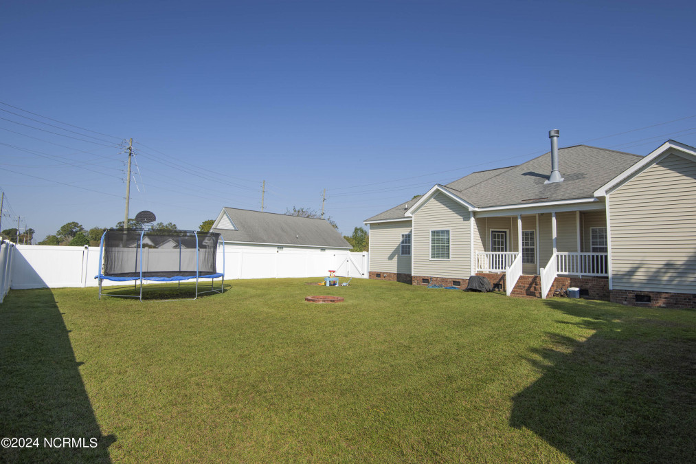 272 Primrose Ln Winterville, NC 28590