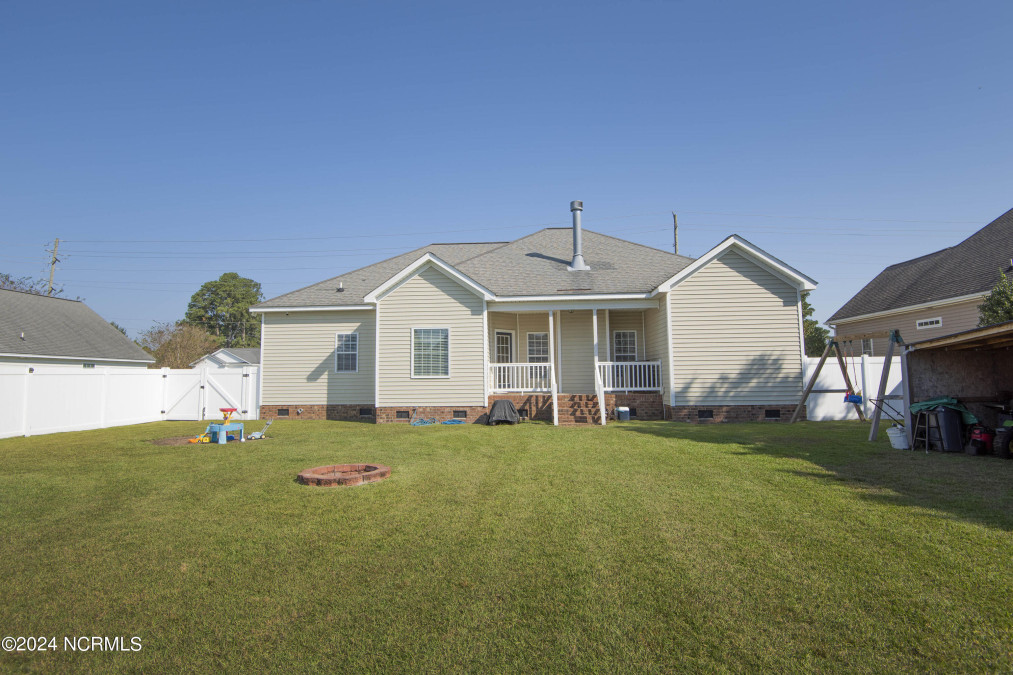 272 Primrose Ln Winterville, NC 28590