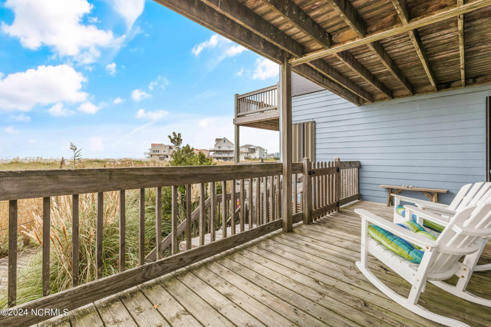 3938 River Rd North Topsail Beach, NC 28460