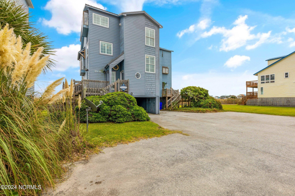 3938 River Rd North Topsail Beach, NC 28460