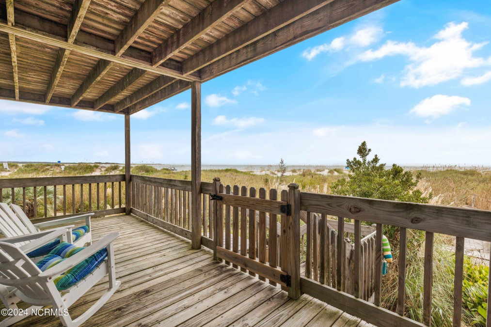 3938 River Rd North Topsail Beach, NC 28460