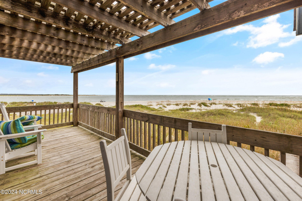 3938 River Rd North Topsail Beach, NC 28460