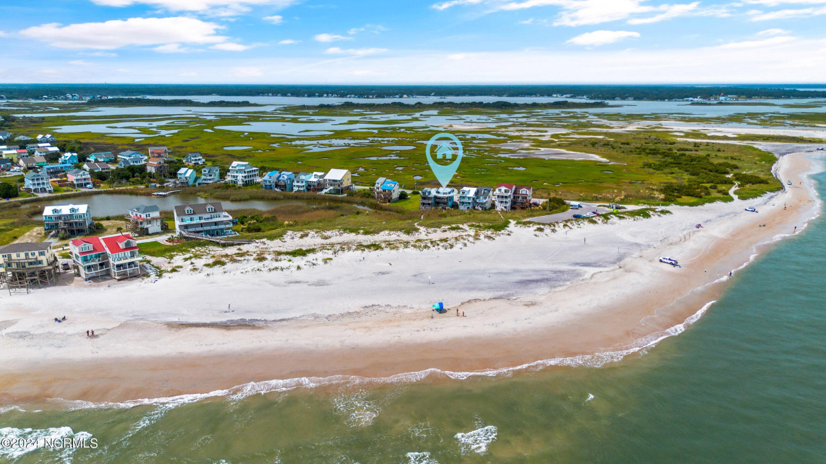 3938 River Rd North Topsail Beach, NC 28460