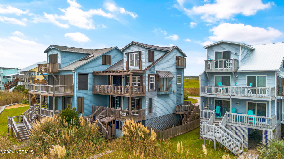 3938 River Rd North Topsail Beach, NC 28460