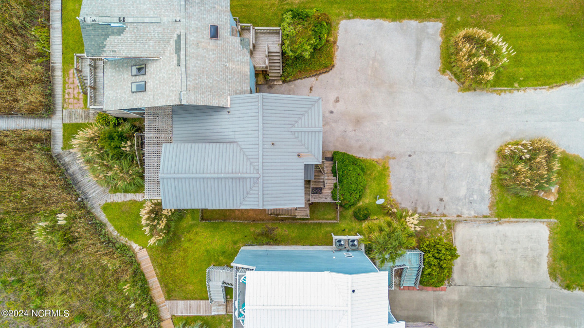 3938 River Rd North Topsail Beach, NC 28460