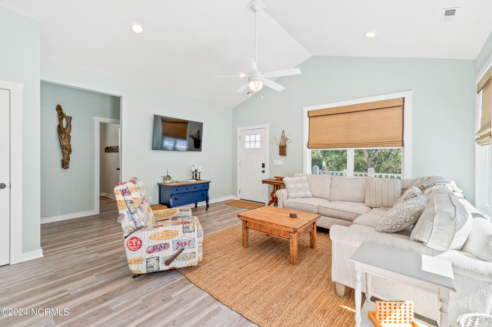 135 9th St Oak Island, NC 28465