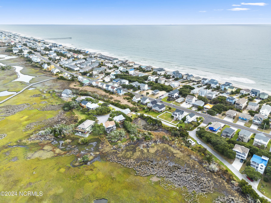 1103 Topsail Dr Surf City, NC 28445