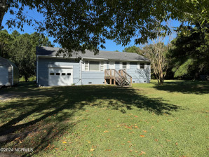 195 Arrington Dr Beaufort, NC 28516