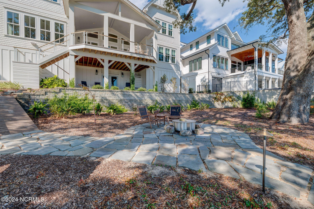 7 Waterfront Pl Hampstead, NC 28443