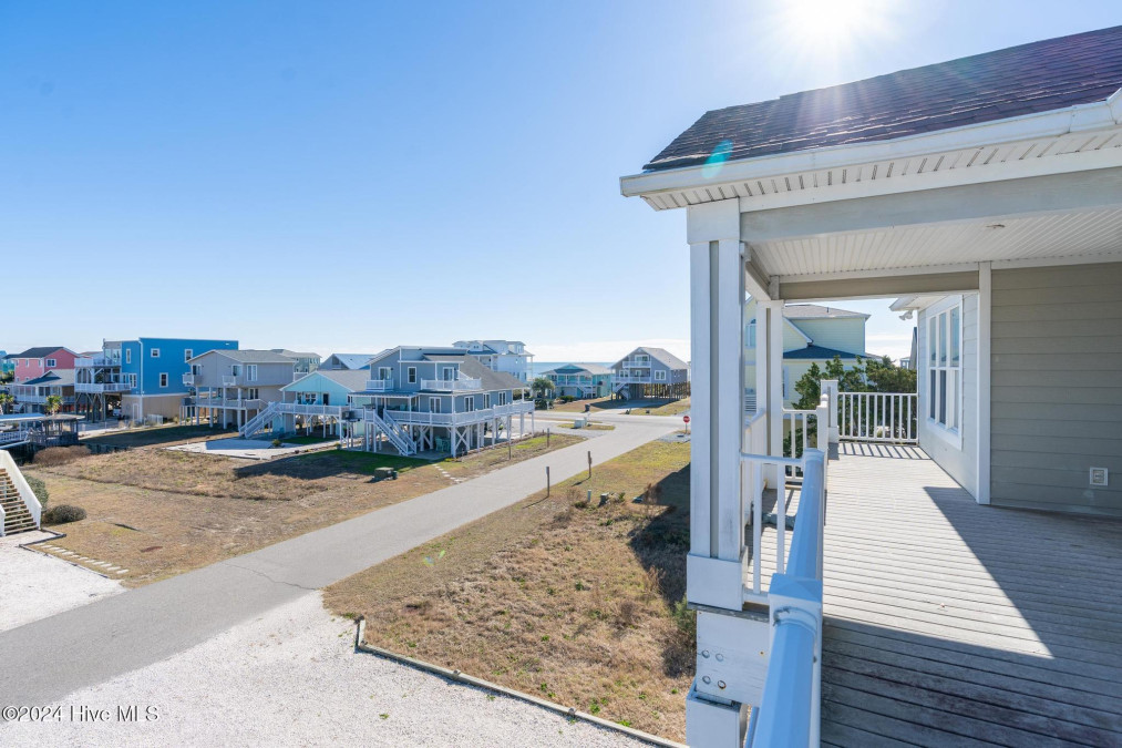 109 Salisbury St Holden Beach, NC 28462