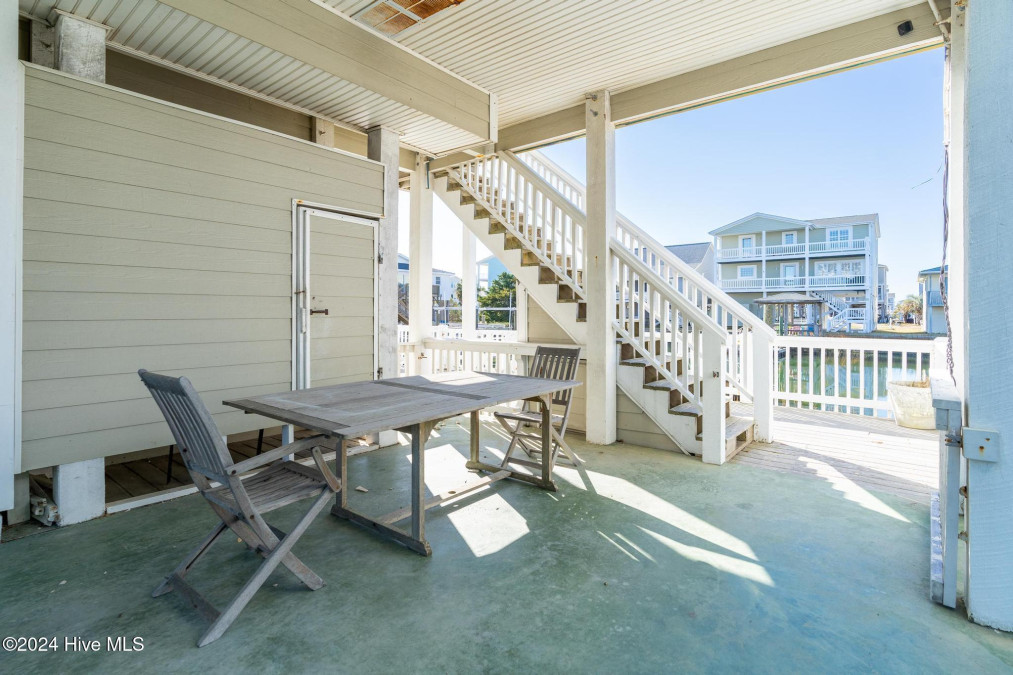 109 Salisbury St Holden Beach, NC 28462