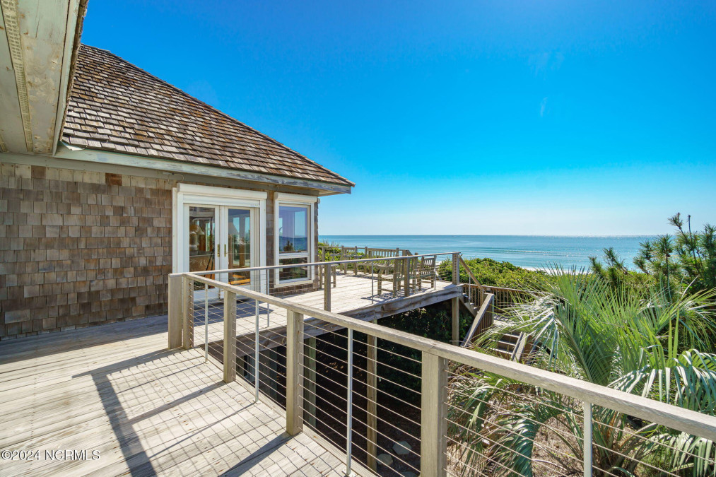 209 Salter Path Rd Pine Knoll Shores, NC 28512