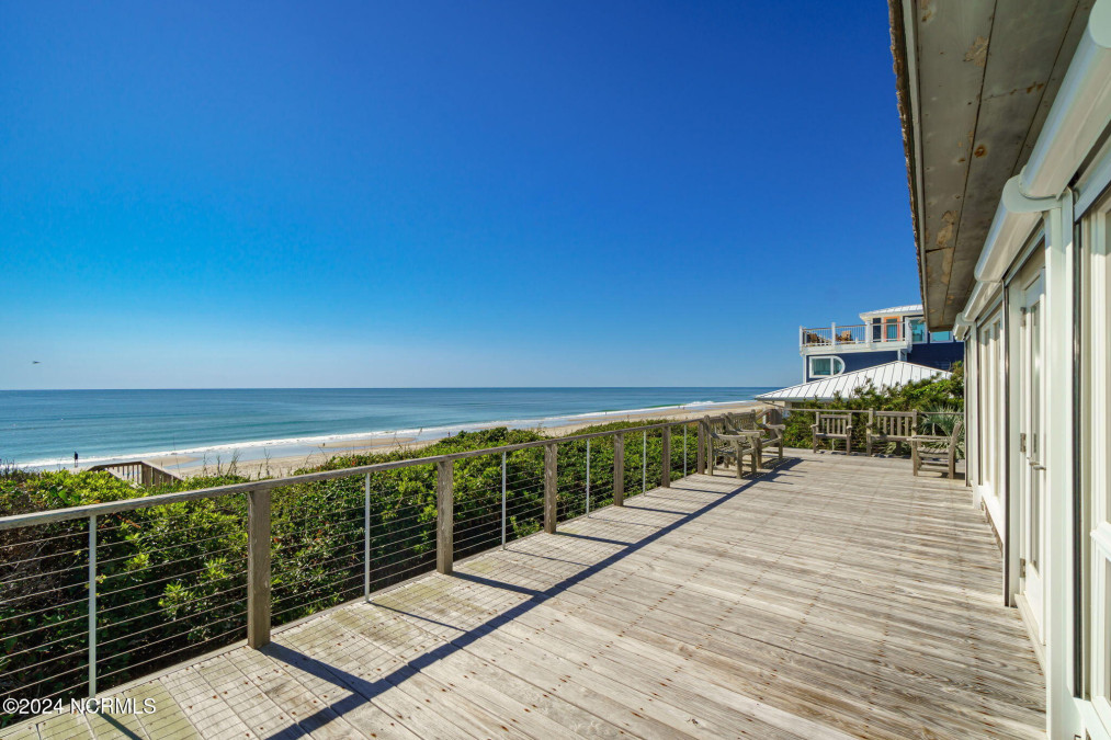 209 Salter Path Rd Pine Knoll Shores, NC 28512