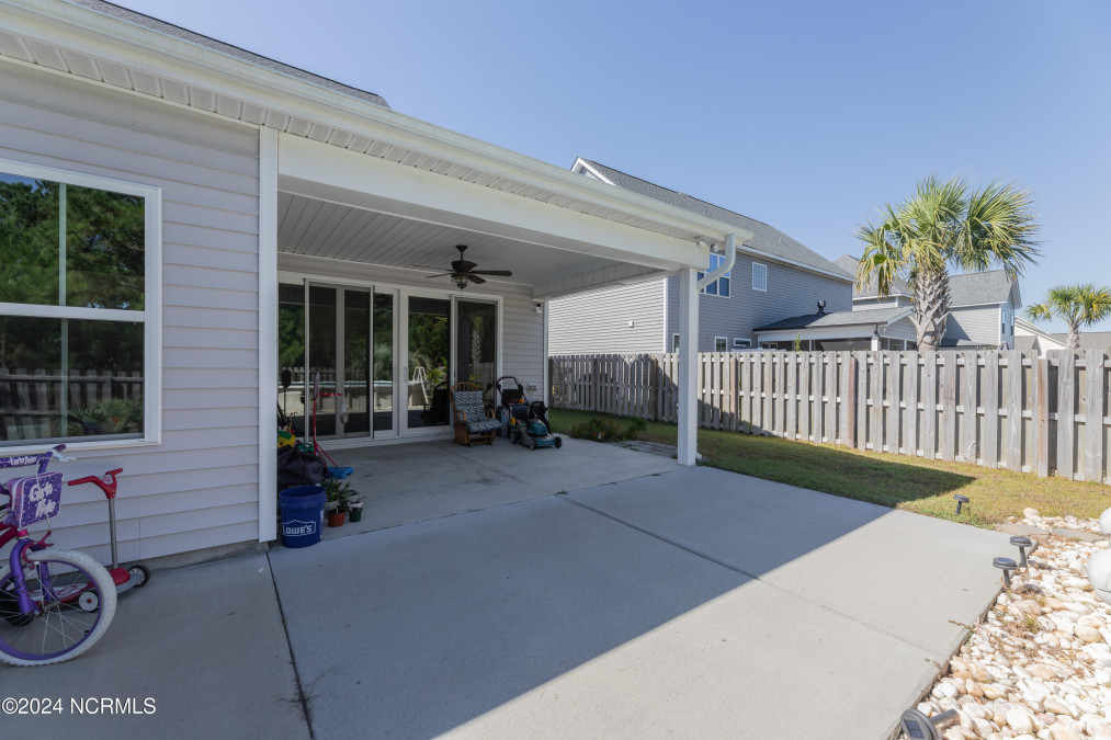 216 Bachmans Trl Hampstead, NC 28443