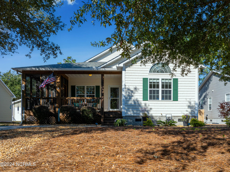 207 52nd St Oak Island, NC 28465