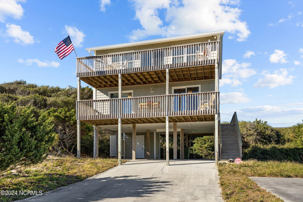 1410 Ocean Dr Emerald Isle, NC 28594