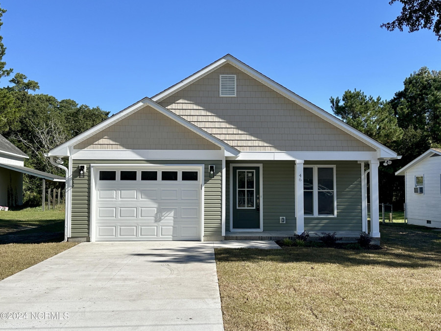 46 East Dr Jacksonville, NC 28546