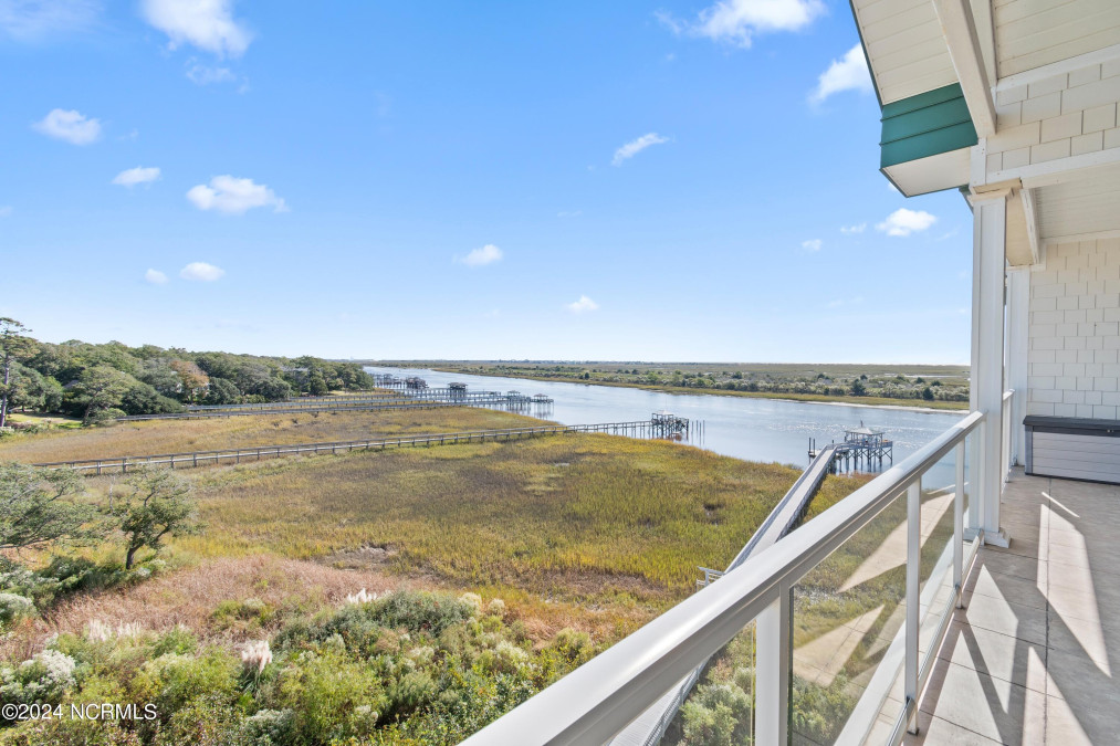 915 Shoreline Dr Sunset Beach, NC 28468