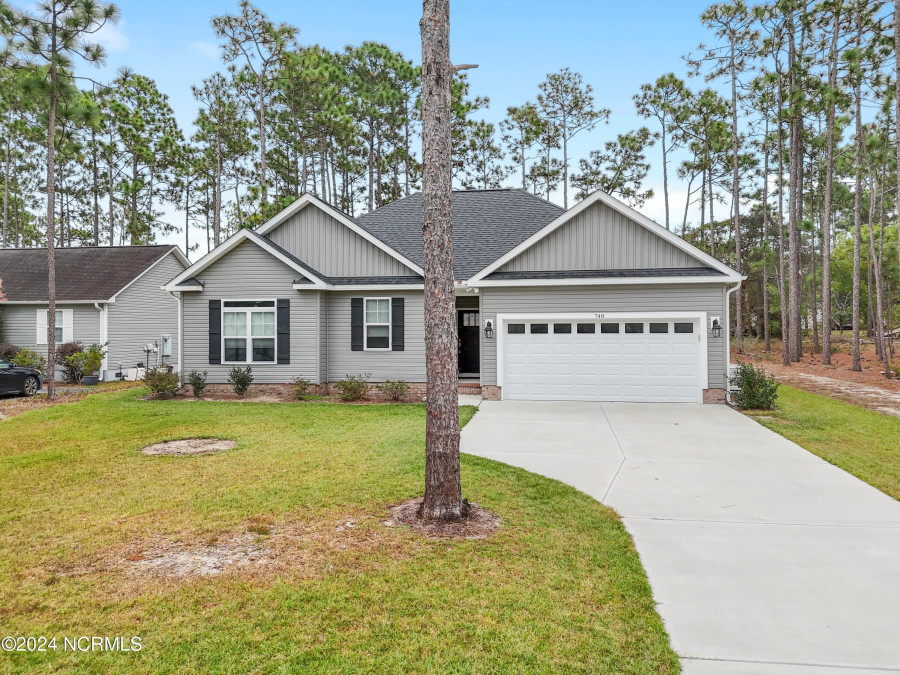 748 Edgewood Rd Southport, NC 28461